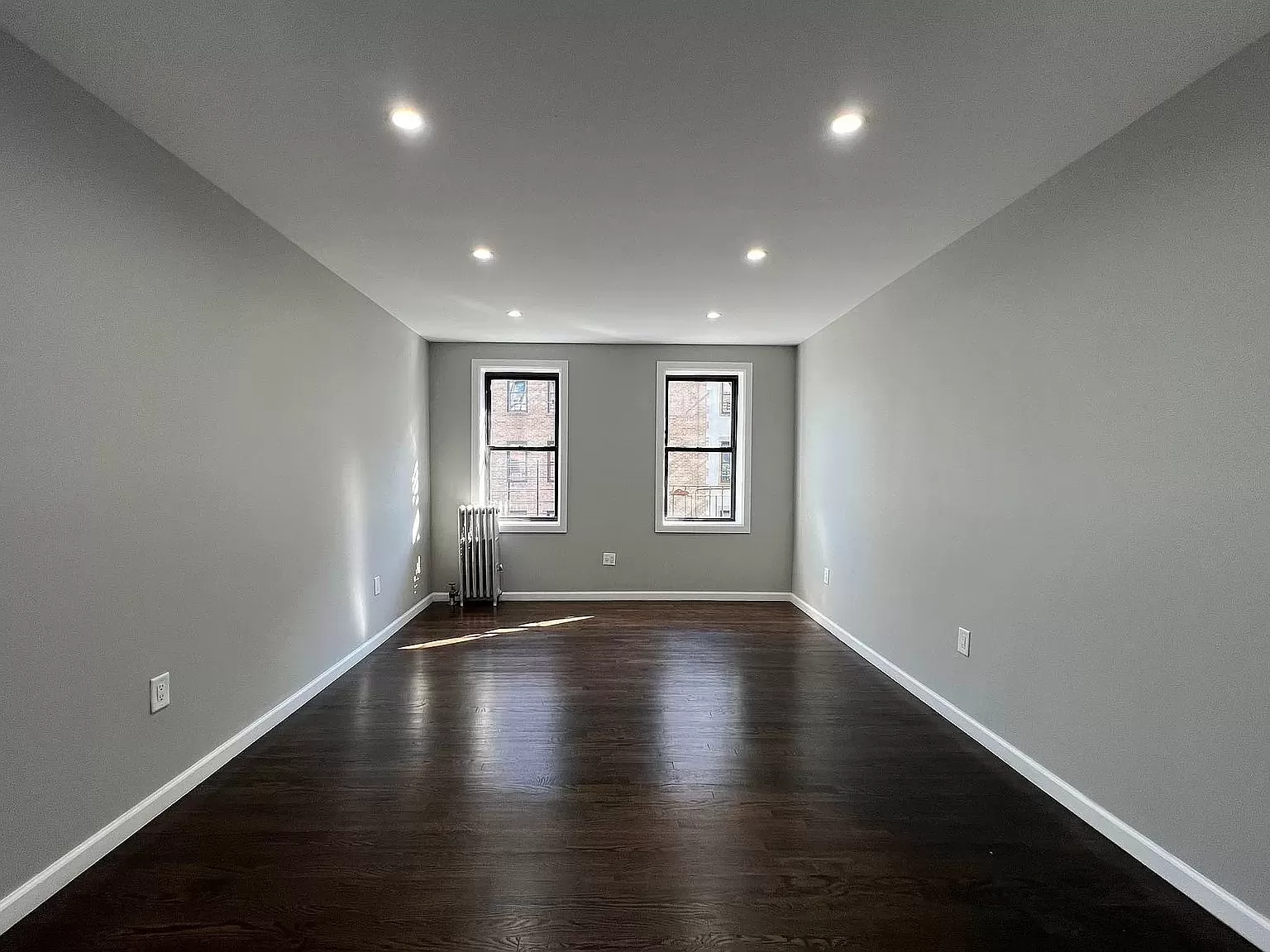 Apartment for Rent in Williamsbridge, New York Bronx