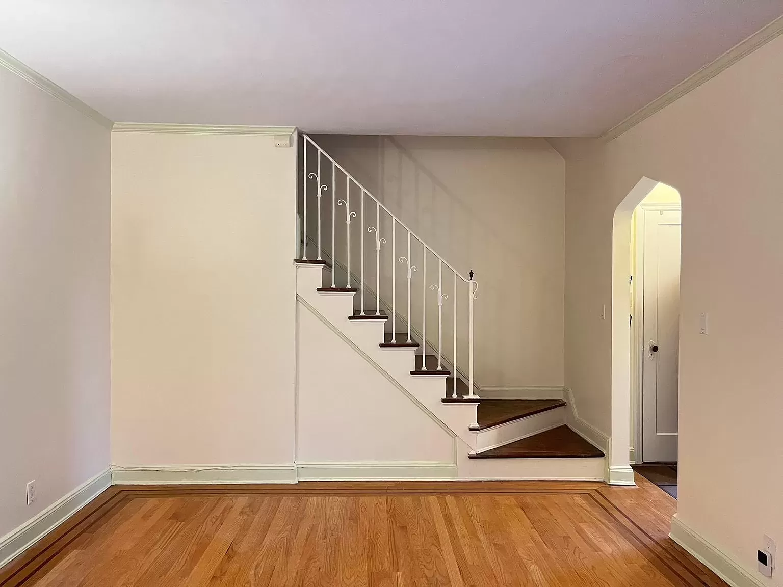 Apartment for Rent in Bayside Hills, Staten Island NY