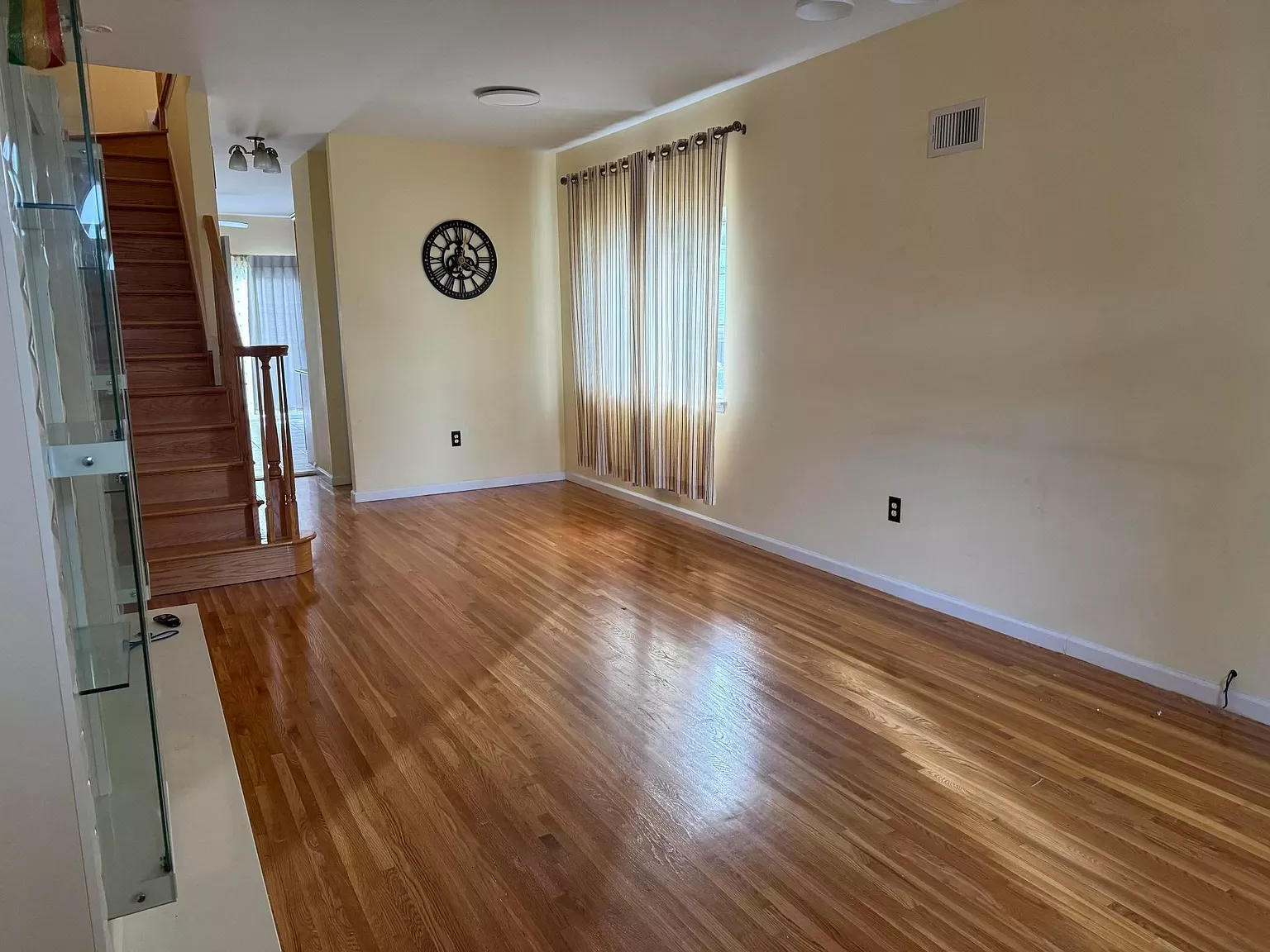 Apartment for Rent in Old Town, Staten Island NY