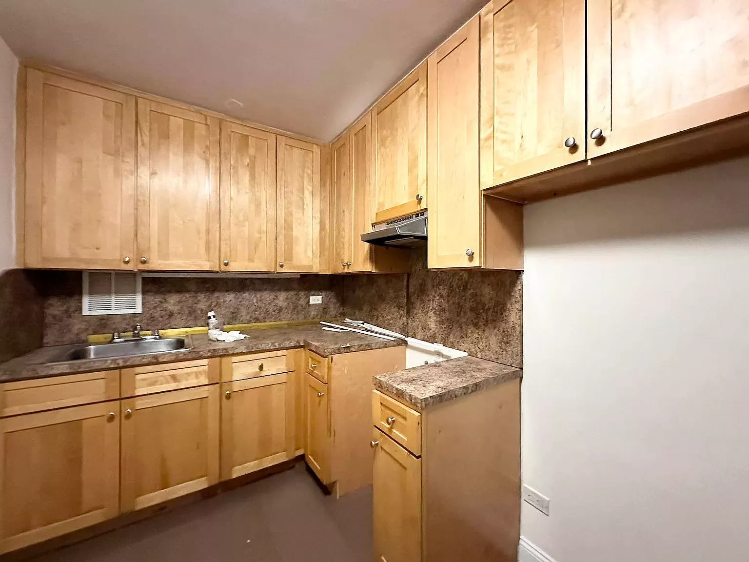 Apartment for Rent in Jamaica Estates, New York Queens
