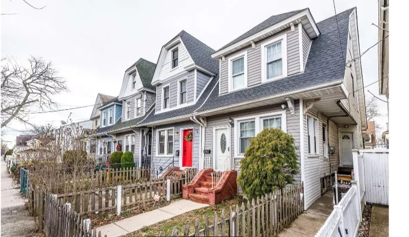 House for Sale in Queens Richmond Hill, NY