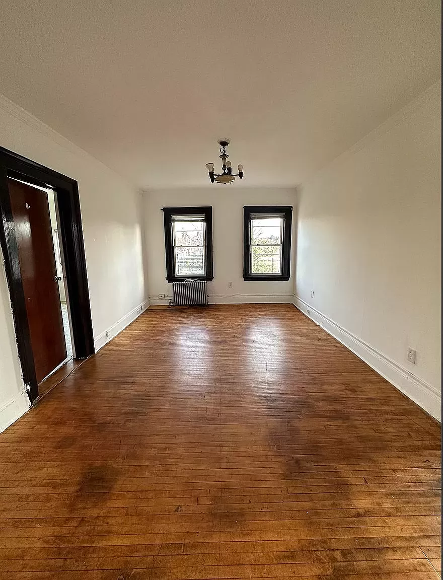 Apartment for Rent in Queens Richmond Hills, NY