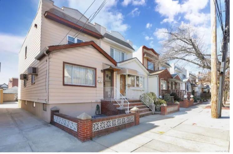 House for Sale in Queens Maspeth, NY