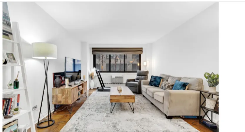 House for Sale in Manhattan Flatiron District, NY